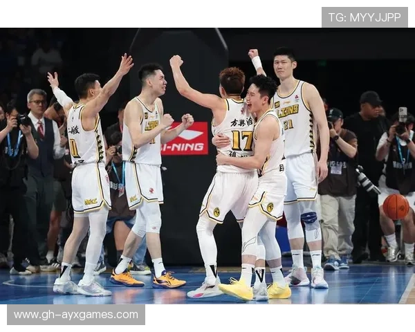 广厦男篮再战北京,胡金秋依旧稳定发挥